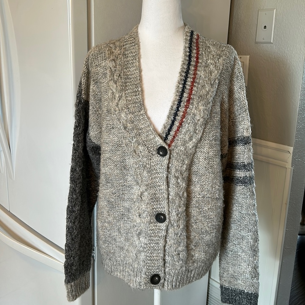 Cable knit button down cardigan, size M.  Brand- Mystree / colors- grays